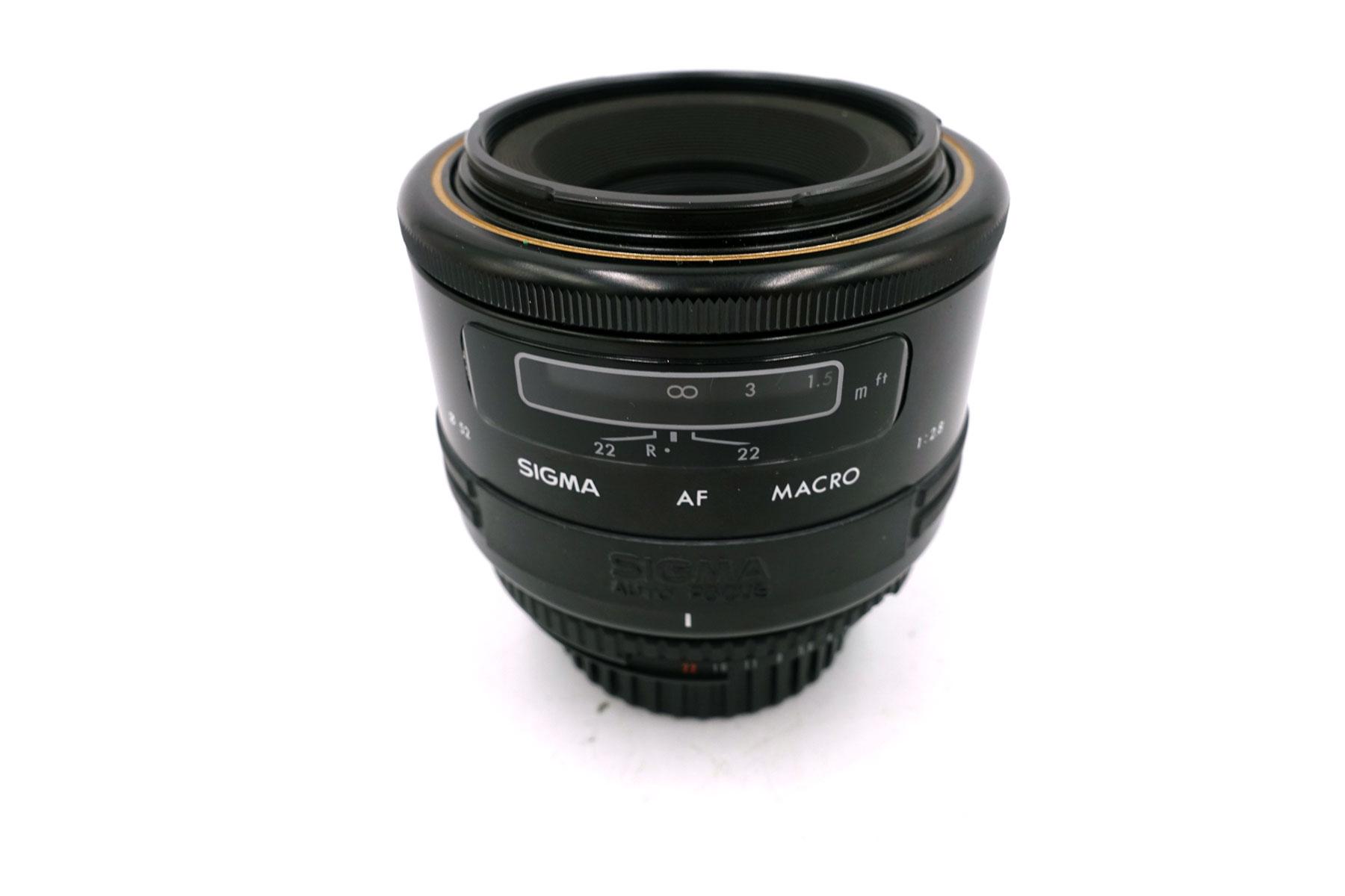 Sigma AF MACRO 90mm f/2.8 – lichtstarkes Makroobjektiv für Nikon F-Mount