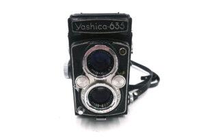 Yashica 635 mit Yashikor 80mm f/3.5 – klassische TLR-Mittelformatkamera