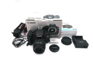 Canon EOS 600D inkl. Canon EF 38-76mm f/4.5-5.6 – ca. 1.500 Auslösungen