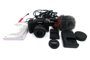 Canon EOS M50 Mark II inkl. EF-M 15-45mm f/3.5-6.3 IS STM – unter 2.000 Auslösungen