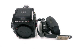 Mamiya M645 – Analoge Mittelformat-Spiegelreflexkamera für 6×4,5 cm Rollfilm