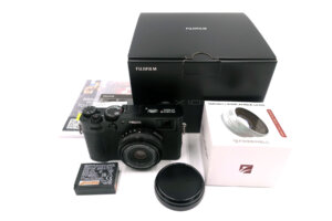 Fujifilm X100VI Schwarz – Premium-Kompaktkamera mit ca. 2.600 Auslösungen