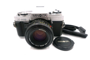 Minolta X-300 mit MD 50mm f/1,7 – Klassische analoge Spiegelreflexkamera