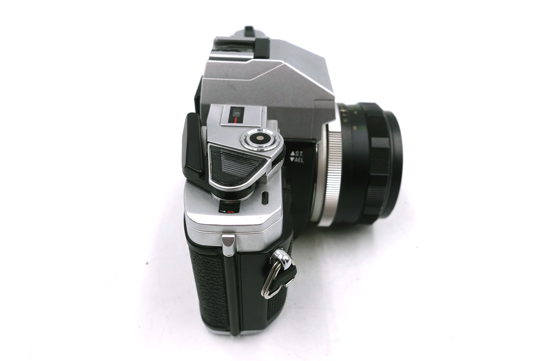 Minolta X-300 mit MC Rokkor-PF 55mm f/1.7 – klassische analoge Spiegelreflexkamera – Bild 3