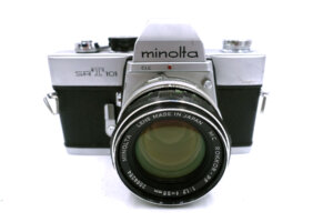 Minolta SRT101 mit MC Rokkor-PF 55mm f/1.7 – klassische analoge Spiegelreflexkamera
