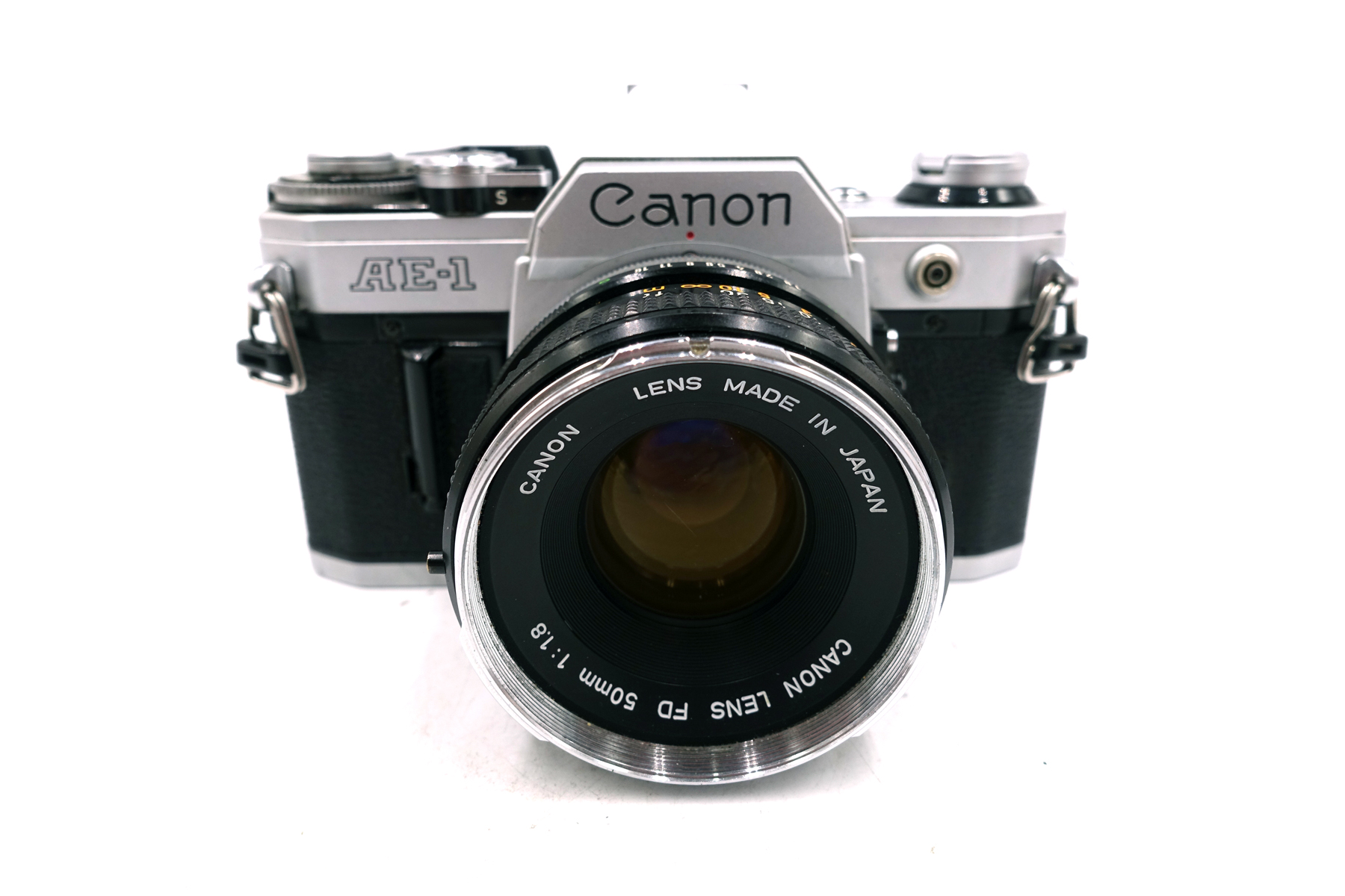 Canon AE-1 + FD 50mm f/1.8 – klassische analoge Spiegelreflexkamera