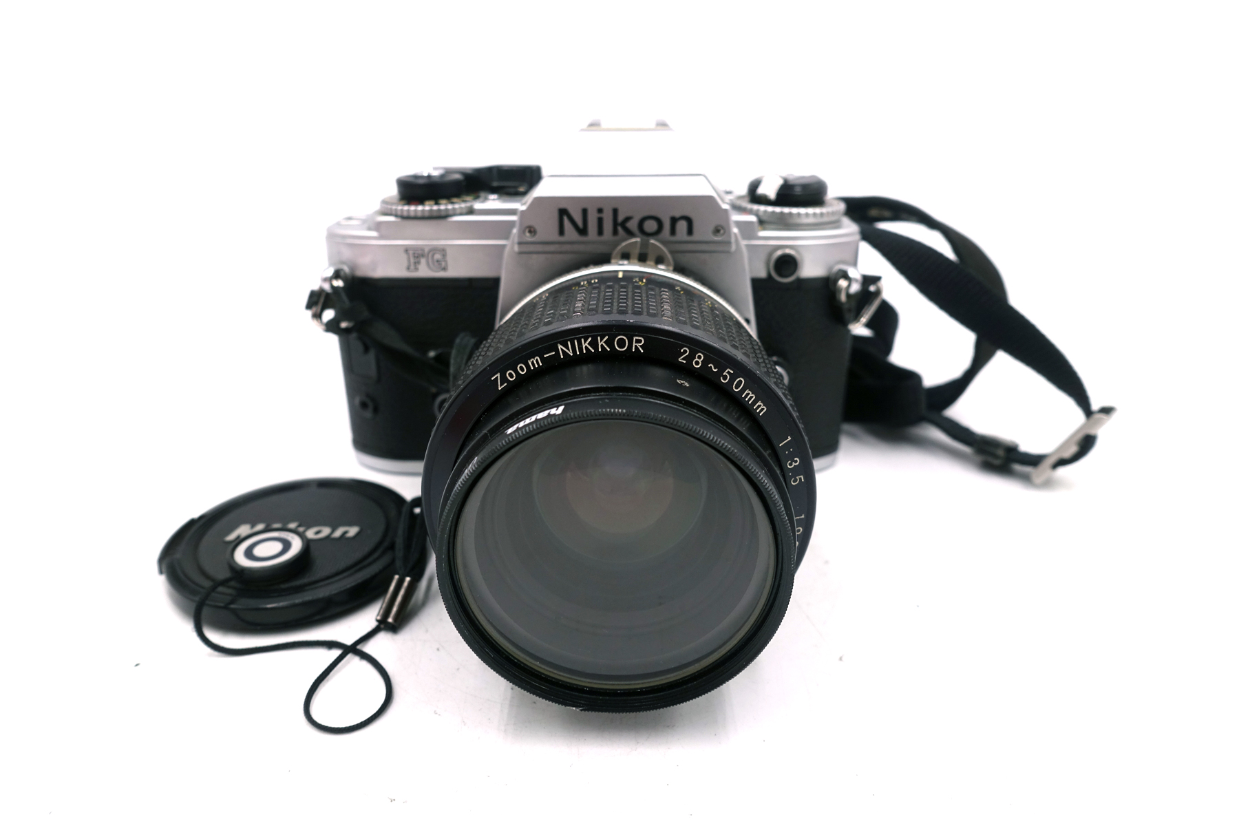 Nikon FG + Zoom-Nikkor 28-50mm f/3.5 – analoge Kleinbild-Spiegelreflexkamera